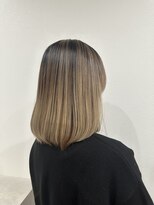 イリス(Iris) バレイヤージュ