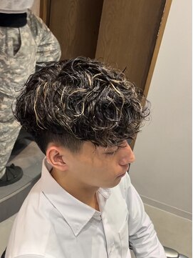 グルーマーズトウキョウ(GROOMER/S TOKYO) 【GROOMER/S】 ラフカール パーマ スタイル スペインカール