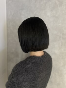 モク(mok) パツっと切りっぱなしボブナチュラルブラック