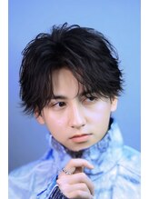 REIでは《日本1傷みにくいパーマ剤 》を使用し、毛束毎に細かく巻く事で《誰でも自宅でプロ級を再現可能》