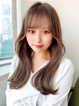 エイミーバイアフロートザガーデン 浦和店(amie by afloat the garden) 30代大人かわいい外ハネロング × ミルクティーベージュ【浦和】