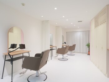 アンド 三軒茶屋南口店(and...)の写真/【三軒茶屋駅南口】女性スタイリストのみの隠れ家サロンでリラックスしたひとときをお過ごしください－