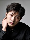 黒髪のショート/自然に下ろす前髪