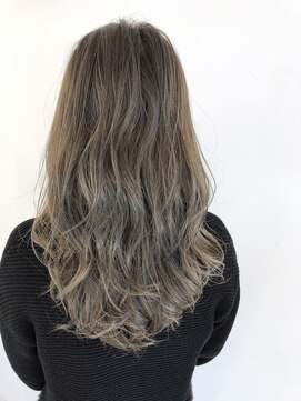 ラヴェストバイフレイスウェル(LOVEST by frace well) 《LOVEST甲村》ブリーチハイライトとアッシュグレー