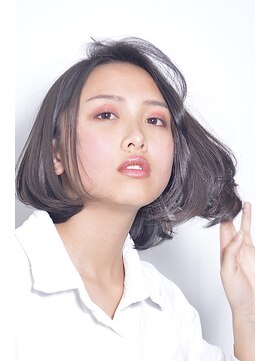 ホワイト(WHITE) かきあげバング×ボブディ×WHITE草柳