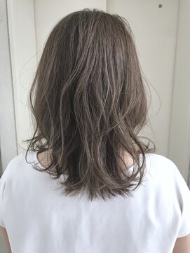 ヘアーデザイン シュシュ(hair design Chou Chou by Yone) 細めハイライト×くすみカラーベージュ♪