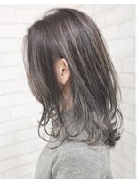 アビリタ(abilita)&nbsp;ゆるふわセミディ×シルバーグレージュ