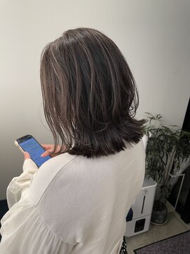 トレス(TRESS) エアリーミディ/グレージュカラー/レイヤーボブ