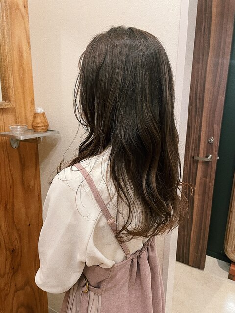 【バタ髪】プラチナグレージュinstagram@sofa_kawabata
