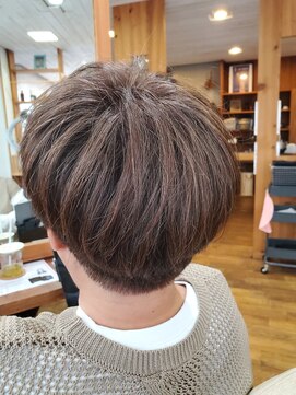 リビングヘアルーム(LIVING HAIR ROOM) 丸みショート