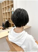 くせ毛を生かしたナチュラルショートボブ