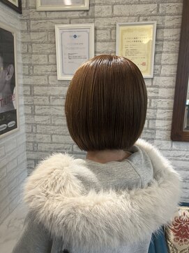 トータルビューティーサロン トップスタイル 切りっぱなしボブ