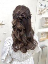 メカマハロジャミング(Me Ka Mahalo Jammming)&nbsp;上品大人ハーフアップ/ヘアセット/パーティーヘア
