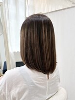 ウミネコ美容室(Umineko美容室)&nbsp;立体感が活きる艶ピンクベージュ