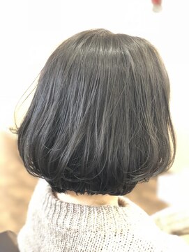 アリア トータルビューティー(Aria total beauty) ワンカールブルーアッシュ