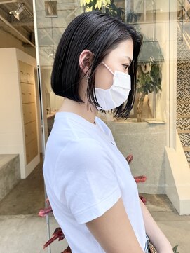 オムズドット(om's dot) ほぼ黒×アゴラインBOB（お客様スタイル）