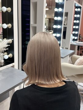 リー 梅田(Lee) ブリーチ2回~ ハイトーンを続けたい方にオススメカラー