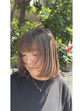 レディアル 大宮(REDEAL ope.) レイヤーカット/白髪ぼかし