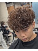 スペインカール ツイストスパイラル眉カットメンズパーマ