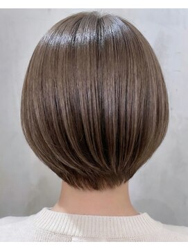 スノッブエンバンプ(snob enVAmp) 首が長く見えるショートヘア【京都/河原町/三条/四条】