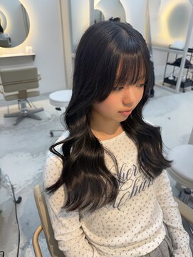 シダ(sida SAIIN) 10代20代黒髪韓国風くびれ巻き!