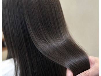 ソラ ヘアーメイク(SORA HAIR MAKE)の写真/《Aujua》《髪質改善トリートメント》をご用意♪髪の広がりやダメージにお悩みの方も、憧れのうる艶髪に