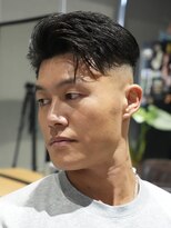 メッツ 原宿(METS) MEN'S/かきあげサイドパート×フェード/短髪/ビジネスヘア