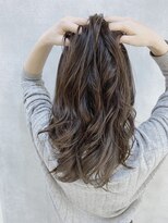 ムウ 難波(MOU)&nbsp;ハッシュカットフルバング似合わせカットレッドブラウン20代30代