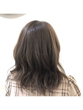 ルフール(ref-le) ミルクティーベージュ stylist 真野