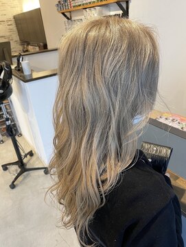 リタ(Rita) ホワイティベージュ