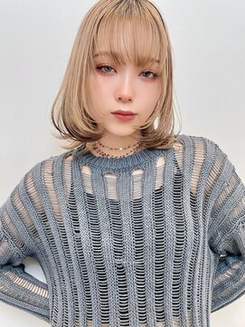 トルネード(TORNADO) シルキーベージュ トリプルカラー フェイスレイヤーボブ t721