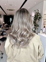 ステア ケース(stair case)&nbsp;白髪関係なし！ミルクティーバレイヤージュハイライト