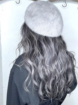 ブレイズヘアー(BLAZEhair) 【脱白髪め確定】ホワイトシルバーバレイヤージュ×ブリーチ2回