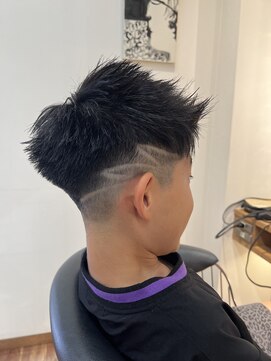 ルーム(Room) 刈り上げショート/フェード/ラインアート/小学生カット