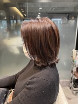 ステラバイケンジ(STELLA by KENJE)&nbsp;デザインカラーレイヤーカットウェットヘアオリーブベージュ