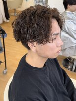 ビカム 名駅(become)&nbsp;【刈り上げサーフカールパーマ】名古屋メンズセンターパート