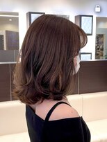 大人かわいい外ハネミディ