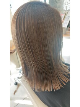 スリーピースアクシス (Three Peace axis) ハイライトで明るめカラー◎