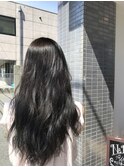 ダークグレー