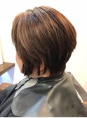 一歩先行き前下がりマダムショートボブ♪