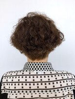 クオリス 上板橋店(QUALIS) 50代60代大人ボブしっかりパーマ/強めウェーブ/ベージュ系カラー