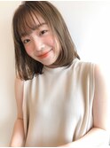 小顔ボブ×イヤリングカラー×ペールベージュ×ハイライト
