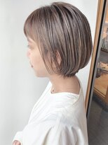 ステア ケース(stair case)&nbsp;大人かわいい耳かけ丸みボブ/ハイライトカラー/前髪あり