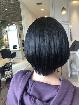 シザーズトリックス ノーブル(scissorstrix Noble) ショートボブ