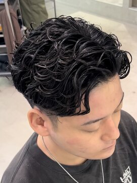 フィフス 天神大名(fifth) スペインカールパーマラルフカールメンズカット19時以降刈り上げ