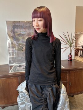 ヘアーアイストゥーレ(HAIR ICI TRE) ブリーチカラー　青みピンク　担当　渡邉桜桃