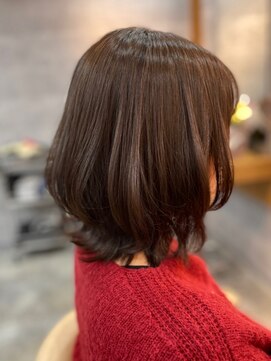 イシン(ISIN) 黒髪/縮毛矯正/髪質改善/ヘルシーロング[保土ヶ谷]