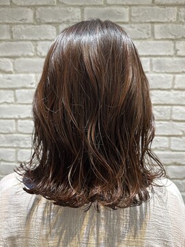 リビング(LiVing) 白髪ぼかし女子外ハネスタイル