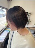 ショートボブ×インナーカラー