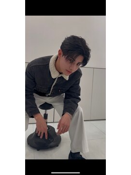 キング(K!ng) 縮毛矯正髪質改善ハイライトレイヤーカット枚方美容室エクステ